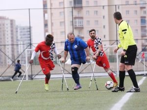 Ampute Futbol Ligi: Kocasinan Anadolu Erciyes Engelliler: 2 - Şişli Yeditepe Engelliler: 1