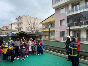 İ̇tfaiye Ekiplerinden Her Yaş Grubuna Yangın Eğitimi