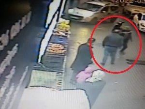 Trafikte Dehşet Anları...satırla Saldırdı, O Anlar Kamerada