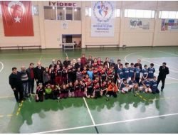 Rize’de Hentbol Küçükler İl Birinciliği Sona Erdi