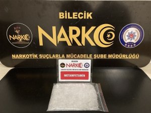 Bilecik’te Şüpheli Şahsın Üzerinde 250 Gram Uyuşturucu Madde Ele Geçirildi