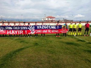 Futbol Maçında Jandarmadan ‘Kadına Şiddete Hayır’ Pankartı
