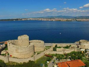 Çanakkale’de, 252 Yıllık Tarihi Namazgah Tabyasının Sur Duvarları Restore Ediliyor