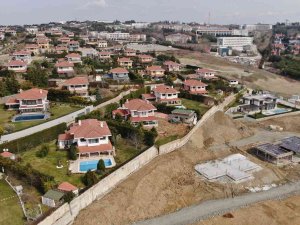 Büyükçekmece’de İnşaat Nedeniyle Kayan Milyonluk Villalarda Son Durum Havadan Görüntülendi