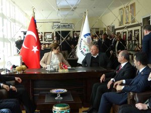 Bakan Yanık’tan Kadirli Belediye Başkanı Tarhan’a Destek
