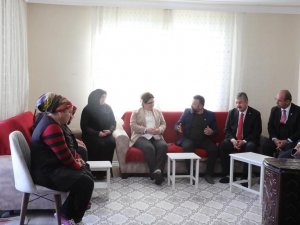 Bakan Yanık’tan Antalya’da Vahşice Öldürülen Azra’nın Ailesine Ziyaret