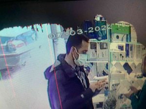 Bakmak İçin Aldığı Telefonu Çaldı, Satarken Yakalandı