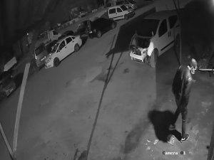 Kiralık Otomobil İle Hırsızlık Yapan ‘Oto Fareleri’ Yakalandı