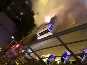 Tamirden Gelen Otomobil Park Halindeyken Yandı