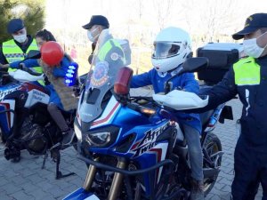 Öğrenciler Jandarmadan Hem Eğitim Aldı Hem Eğlendi