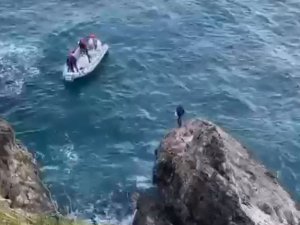 Balık Avlarken Falezlerde Mahsur Kalan Amatör Balıkçı İçin Kurtarma Operasyonu