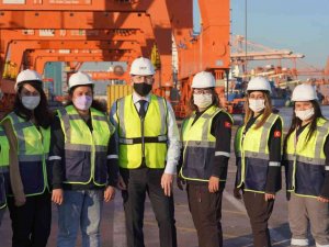 Mersin Limanı’nda 7 Kadın Puantör Göreve Başladı