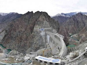 Yusufeli Barajı’nda Su Tutma Hazırlıkları Devam Ediyor