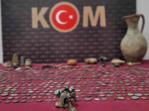 İ̇zmir’de 631 Adet Tarihi Eser Ele Geçirildi