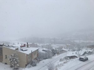 Bayburt’ta Soğuk Hava Ve Kar Yağışı Etkili Oluyor