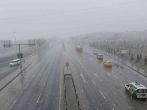 İ̇stanbul’un Yüksek Kesimlerinde Kar Yağışı