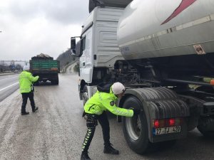 Kar Yağışı Uyarısı Trafik Polislerini Harekete Geçirdi