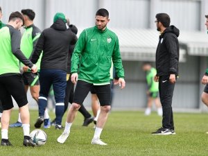 Bursaspor’da Kadro Dışı Bırakılan Kubilay Sönmez Affedildi