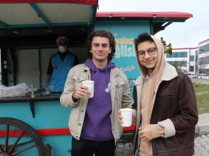 Büyükşehirden Üniversiteli Öğrencilere Çorba İkramı