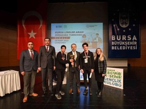 Bursa’da Münazara Turnuvasında Şampiyon Belirlendi