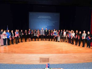 Anadolu Üniversitesi’nde 40 Bilim Kadınına Ödül Dağıtıldı