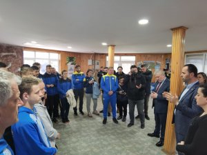 Ti̇esf Başkanı Bursa’da Ağırlanan Ukraynalı Sporcuları Ziyaret Etti