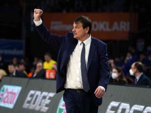 Ergin Ataman: "Temsil Ettiğim Kulübün Haklarını Korurum"