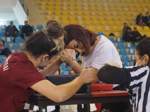 Edirne, ’Üniversitelerarası Bilek Güreşi’ Yarışmasına Ev Sahipliği Yapıyor