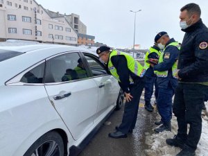 İ̇l Jandarma Komutanı Trafik Denetiminde