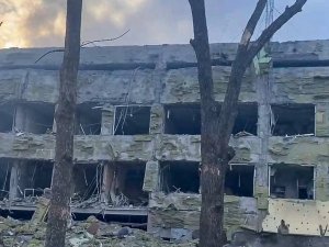 Rusya, Mariupol’de Çocuk Hastanesini Vurdu