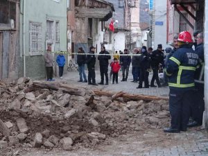 Tokat’ta Metruk Evin Duvarı Çöktü