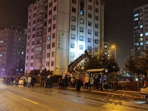 Sinir Krizi Geçiren Şahıs Evini Ateşe Verdi