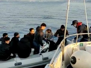 Yunanlılar Türk Karasularına İtti, 8 Göçmen Kurtarıldı