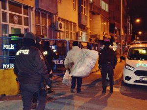 Kablo Çalarken Bekçilere Yakalandı, Kendisini Görüntüleyen Gazeteciye De, "Sen Nereden Çıktın?" Dedi