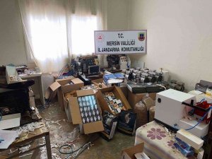 Mersin’de Kaçak Sigara İmalathanesine Operasyon: 4 Gözaltı