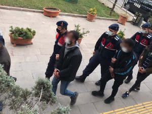 İ̇zmir’de Hırsızlık Olaylarına Karışan 3 Şüpheli Yakalandı