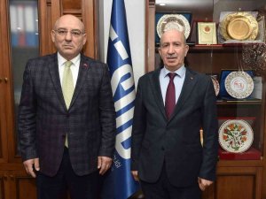 Kamyoncular Nakliye Sektörüne Yönelik Akaryakıtta Ötv İndirimi Veya Muafiyeti Talep Ediyor