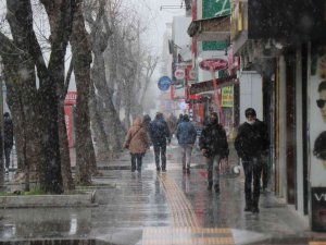 Sakarya’da Kar Yağışı Etkili Oluyor