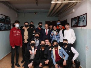 Başkan Altınok Lise Öğrencileriyle Buluşarak Taleplerini Dinledi