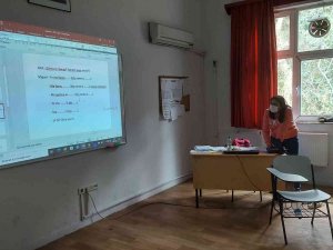 Zbeü’de İ̇spanyolca Ve Fransızca Kursları Düzenlendi