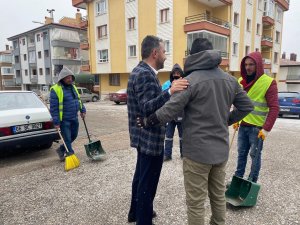 Pursaklar’ın Temizlik Timi Bahar Temizliğinde