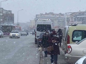Balıkesir’de Beklenen Kar Başladı
