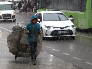 Meteoroloji’nin Uyarılarının Ardından Kocaeli’de Kar Yağışı Başladı