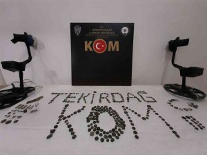 Tekirdağ’da Roma Dönemine Ait 350 Parça Ele Geçirildi