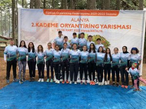 Oryantiring Sporcular 13 Madalyayla Döndü