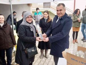 Seyitgazili Kadınlara Lavanta Fidanı Dağıtıldı