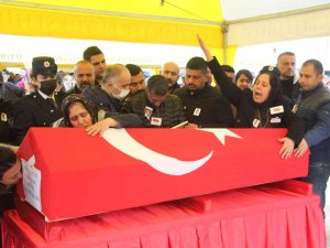 Şehit Polis Memuru Memleketi Gaziantep’te Gözyaşlarıyla Defnedildi