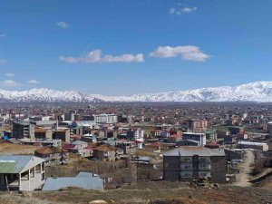 Bakan Özer’den Yüksekova’ya Fen Lisesi Müjdesi