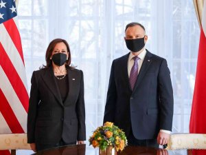 Harris: "İ̇ki Patriot Hava Savunma Sistemi Füze Bataryası Polonya’ya Teslim Edildi"