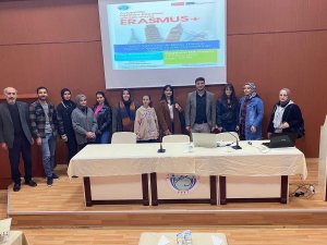 Üniversite De Erasmus Bilgilendirme Toplantısı Gerçekleştirildi